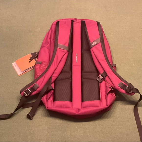 The North Face Jester 28L Backpack TNF Boysenberry/TNF Black - Picture 11 of 13